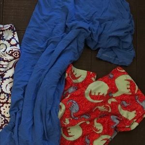 Lularoe blue perfect tee with Dino leggings